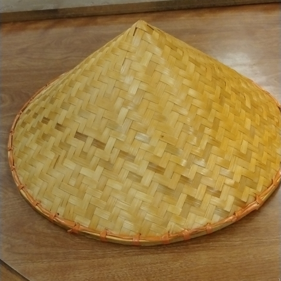 Chinese or African straw hat 1sz $28. - Picture 1 of 9